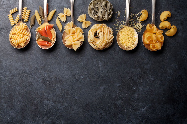 Six different variaties of pasta